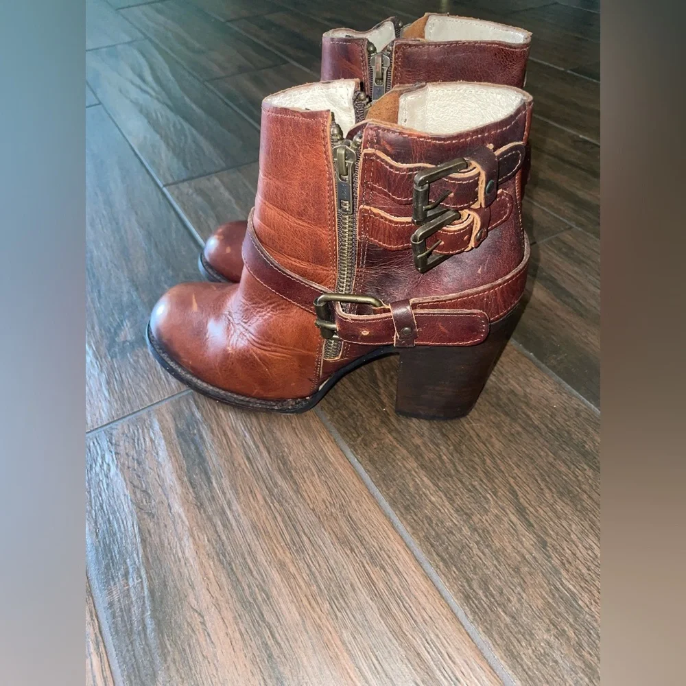 FREEBIRD Distressed Boho Western Leather Buckle Brown Ankle Boots Size 9